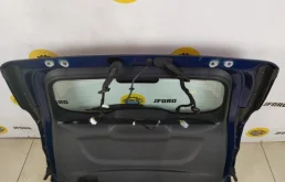 Крышка багажника для Ford Kuga 2019 года на фотографиях