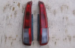 Фонарь левый для Nissan X-Trail 2001 года на фотографиях