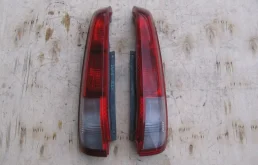 Фонарь левый для Nissan X-Trail 2001 года на фотографиях