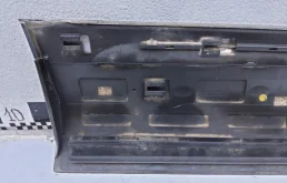 Накладка двери багажника для Volkswagen Touareg 2012 года на фотографиях