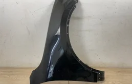 Крыло правое для Volkswagen Touareg 2016 года на фотографиях