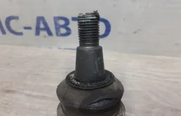 Рычаг передний правый нижний для Audi A4 2015 года на фотографиях