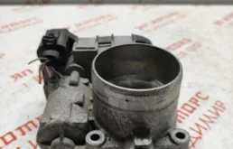 Дроссельная заслонка для Volkswagen Passat 2006 года на фотографиях