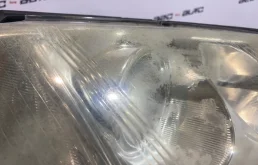 Фары для Volkswagen Passat 2002 года на фотографиях