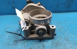 Дроссельная заслонка для Ford Focus 2005 года на фотографиях