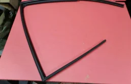 Уплотнитель передней левой двери для Nissan Qashqai J11 2013-2019