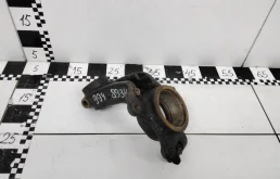 Кулак поворотный левый для Volkswagen Polo 2013 года на фотографиях