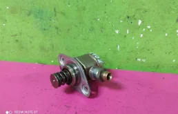 Топливный насос для Audi A4 2007 года на фотографиях