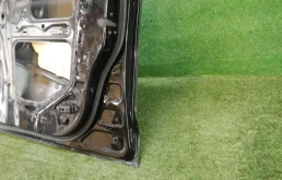 Дверь передняя правая для Toyota Land Cruiser 2021 года на фотографиях