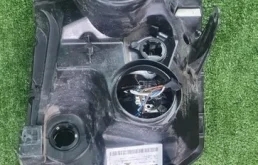 Фара ксенон левая для Renault Duster 2015 года на фотографиях