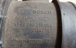 Датчик массового расхода воздуха для Volvo XC90 2004 года на фотографиях