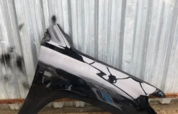 Крыло правое для Toyota Land Cruiser 2020 года на фотографиях