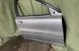 Дверь передняя правая для Volvo S80 2005 года на фотографиях