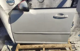 Дверь передняя левая для Volvo S40 2011 года на фотографиях