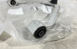 Рычаг передний левый верхний для Infiniti FX 2011 года на фотографиях