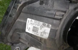 Фара правая для Volkswagen Tiguan 2007 года на фотографиях