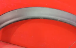 Стекла и зеркала для Nissan Juke 2018 года на фотографиях