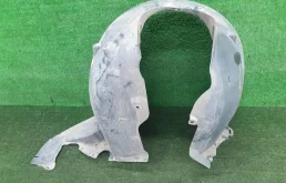 Подкрылок передний правый для Skoda Octavia 2017 года на фотографиях