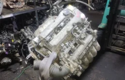 Двигатель без навесного для Mazda Familia 1999 года на фотографиях