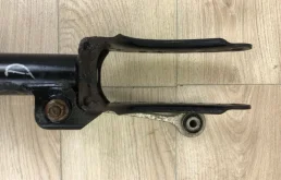 Рычаг передний левый верхний для Volkswagen Touareg 2008 года на фотографиях