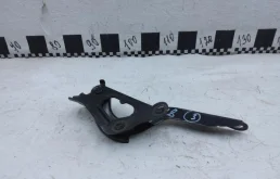 Петля капота правая для Toyota RAV4 на фотографиях