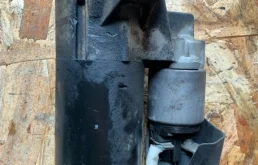 Стартер для Volkswagen Passat 2005 года на фотографиях