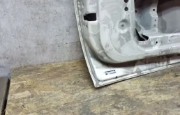 Крышка багажника для Toyota Land Cruiser 2008 года на фотографиях