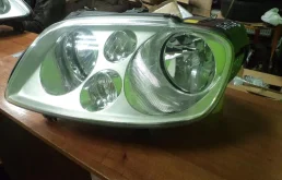 Фары для Volkswagen Caddy 2005 года на фотографиях