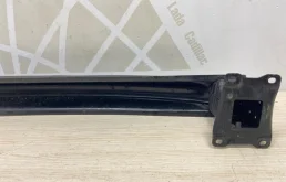 Усилитель заднего бампера для Skoda Octavia 2017 года на фотографиях