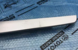 Накладка на торпеду (борода) для Toyota RAV4 на фотографиях