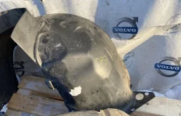 Подкрылок передний левый для Volvo S80 2013 года на фотографиях