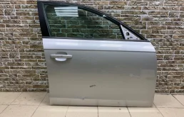 Двери для Audi A4 2008 года на фотографиях