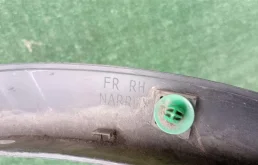 Молдинг крыла передний правый для Nissan X-Trail 2008 года на фотографиях