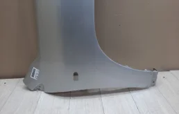 Крыло правое для Toyota Land Cruiser 2011 года на фотографиях