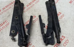 Петля капота левая для Nissan Teana на фотографиях