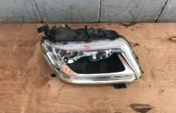 Фара правая для Suzuki Grand Vitara 2015 года на фотографиях