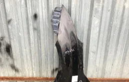 Крылья для Toyota Avensis 2013 года на фотографиях