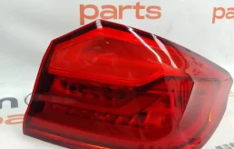 Фонарь внешний правый для BMW 5er 2023 года на фотографиях