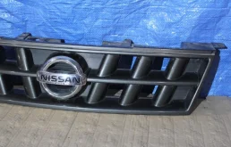 Решетка радиатора для Nissan X-Trail 2001 года на фотографиях