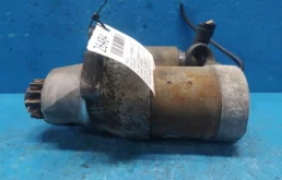 Стартер для Nissan X-Trail 2001 года на фотографиях