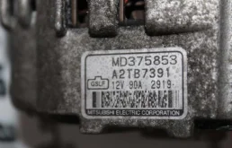 Генератор для Mitsubishi Lancer 2001 года на фотографиях