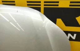 Капот для BMW 5er 2006 года на фотографиях