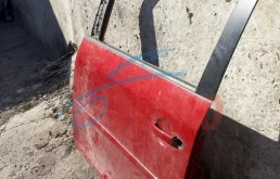 Двери для Volkswagen Caddy 2010 года на фотографиях