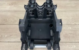 Подлокотник передний для Volkswagen Touareg 2013 года на фотографиях