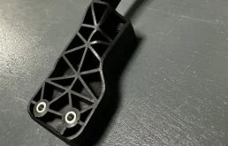 Фиксатор стойки капота для Mercedes-Benz GLK class на фотографиях