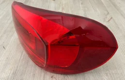 Фонарь внешний правый для Volkswagen Tiguan 2010 года на фотографиях