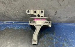 Подушка двигателя передняя правая верхняя для Skoda Octavia 2019 года на фотографиях