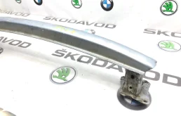 Усилитель заднего бампера для Skoda Octavia 2009 года на фотографиях