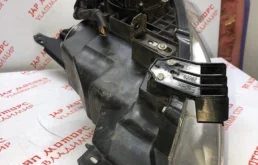 Фара правая для Nissan Teana 2010 года на фотографиях