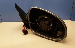 Стекла и зеркала для Volkswagen Passat 2006 года на фотографиях